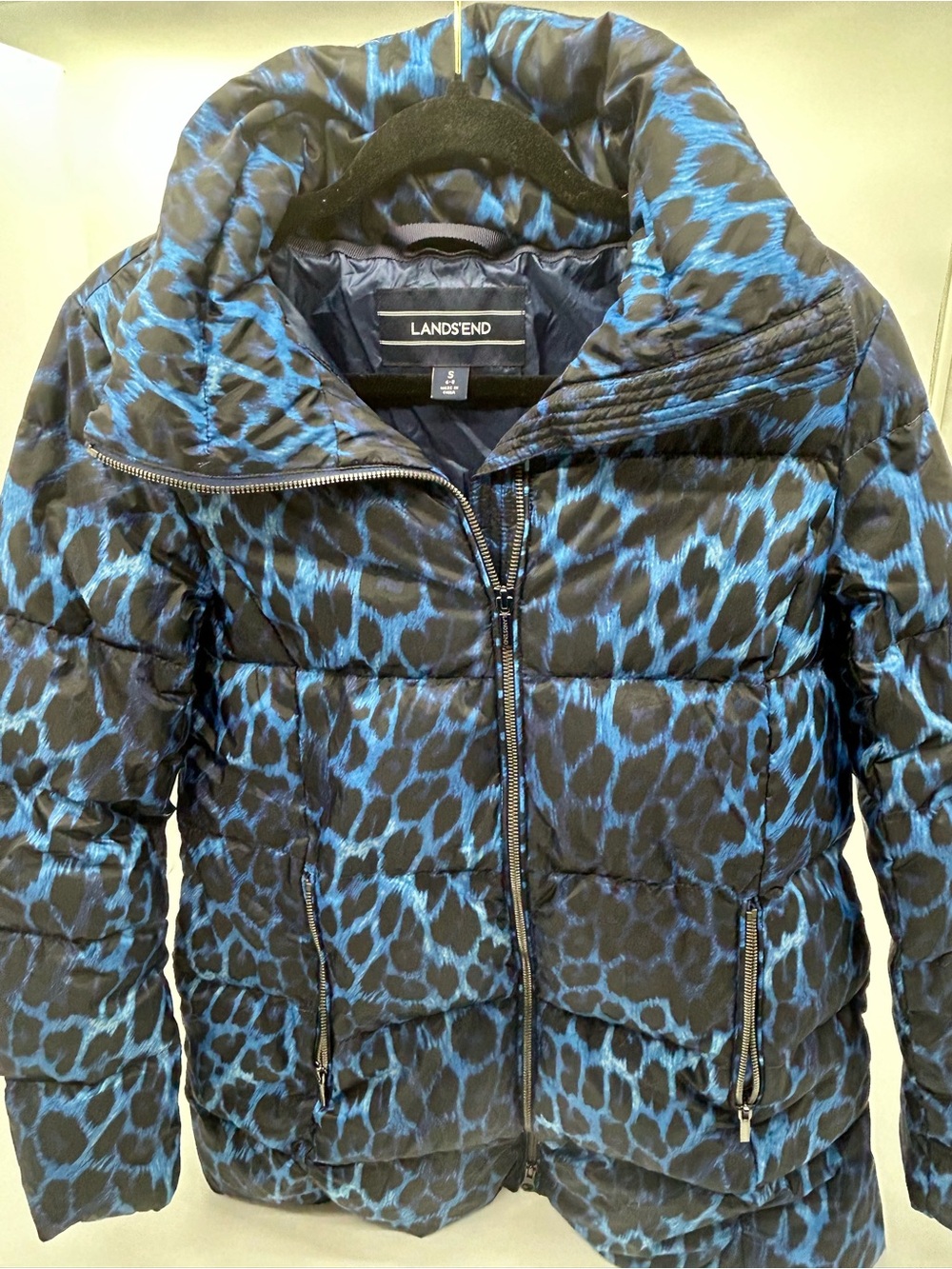 Lands' End Blue and Black Leopard Print Puffer Jacket size small 6-8